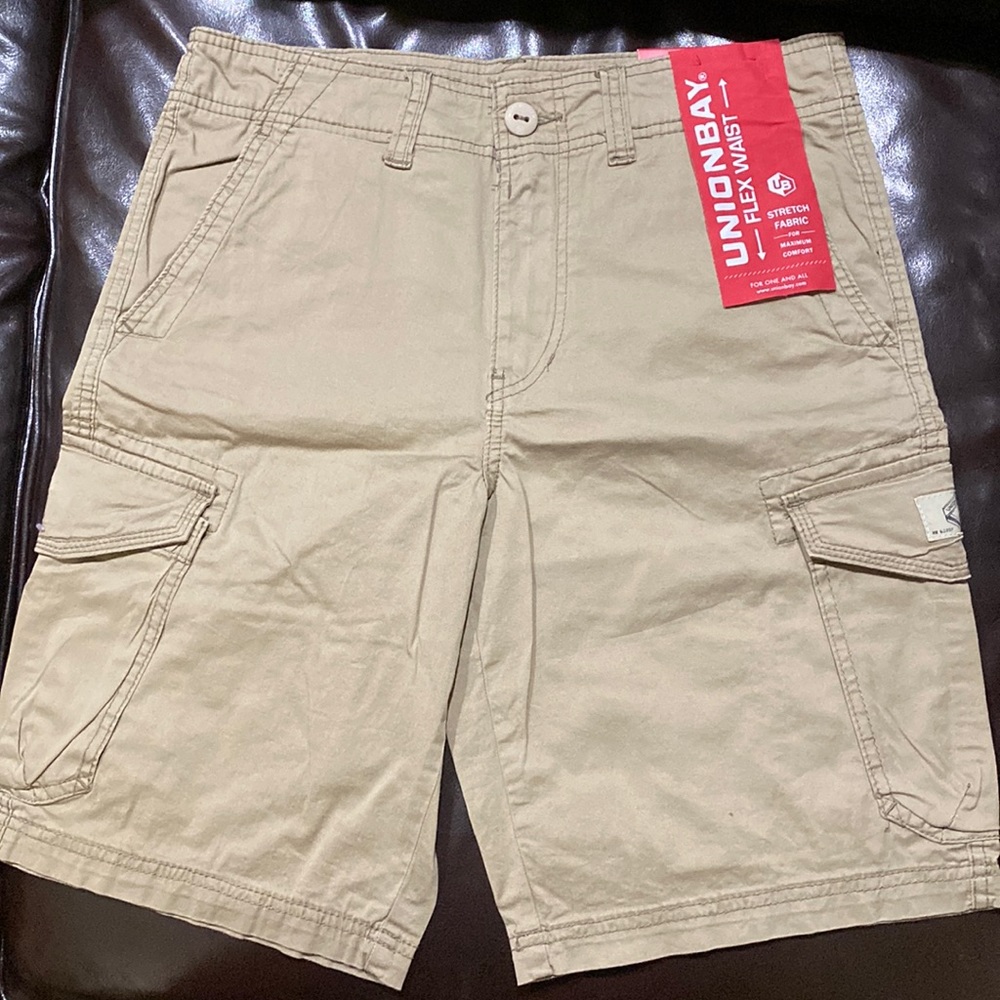 Mens cargo shorts - Union Bay - Size 30 - Beige - NWT